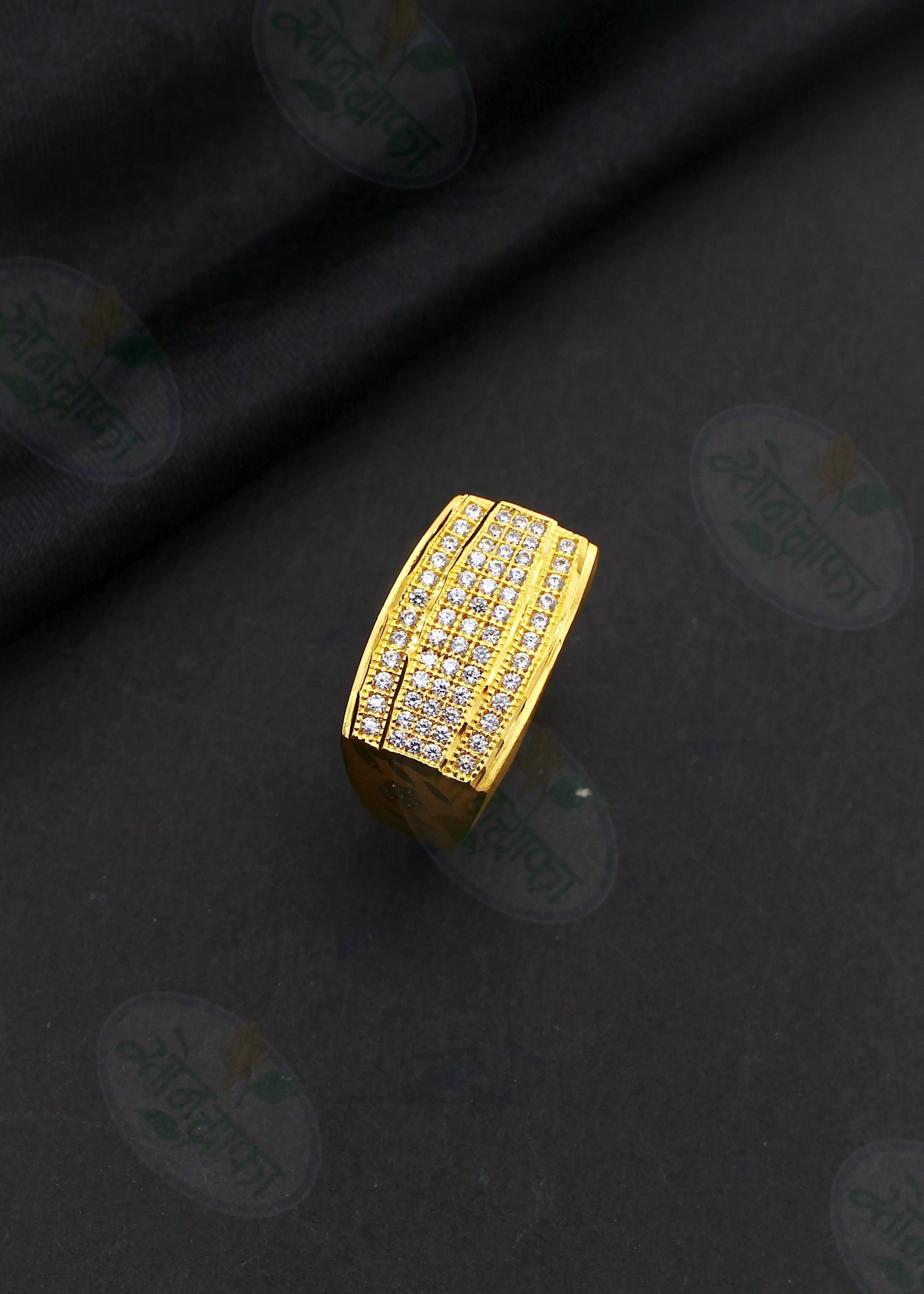 ARTISTIC PATTERN GOLDEN RING