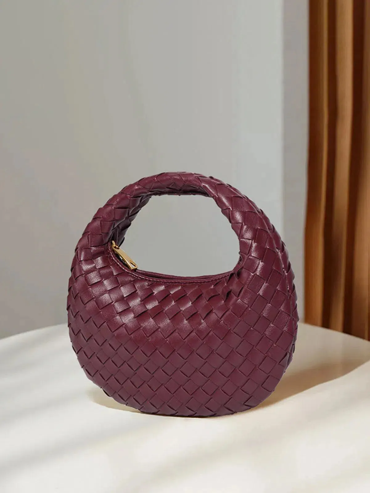 Aurelia – Eye-catching woven texture – Handbag