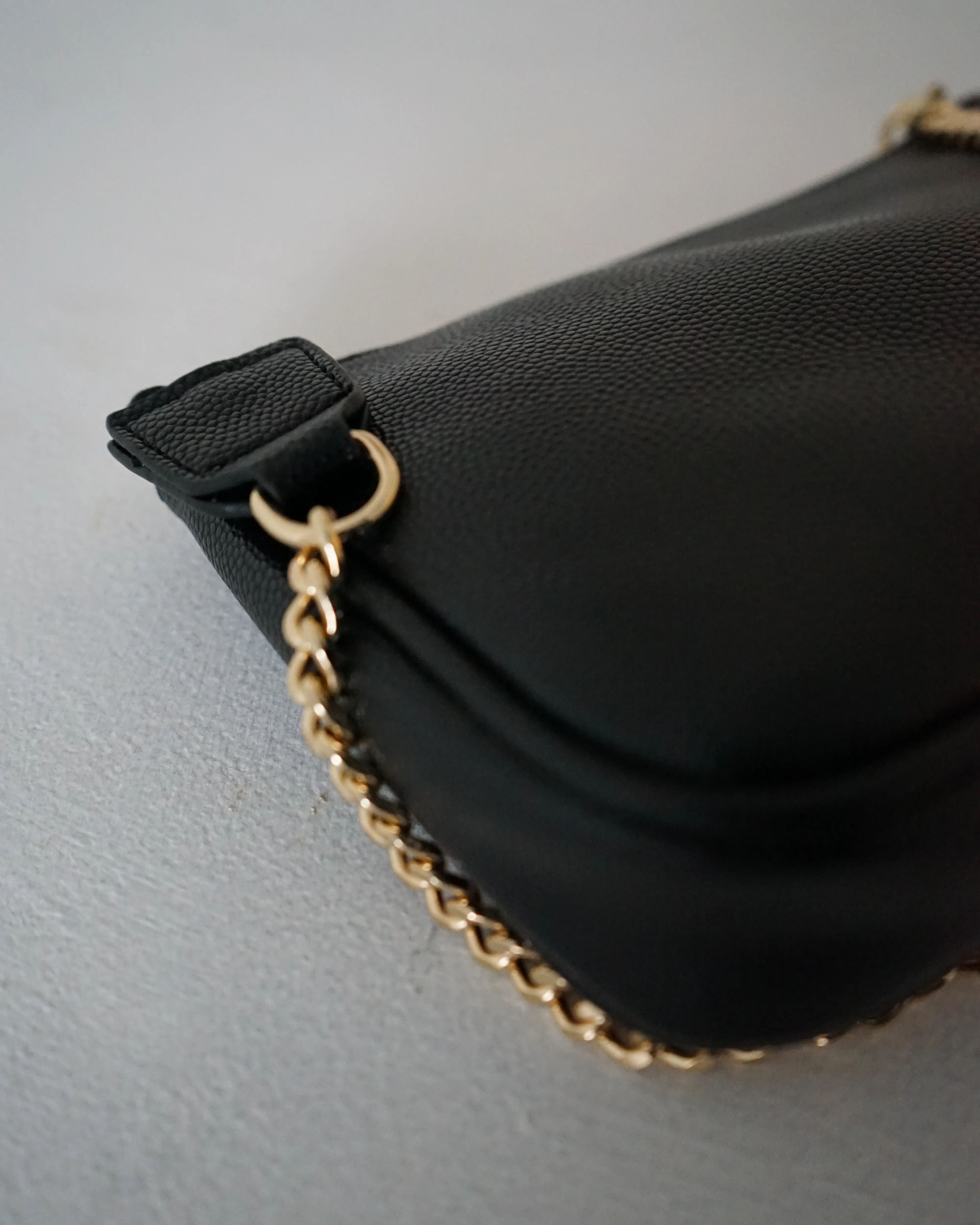 Chain Strap Mini Baguette Bag