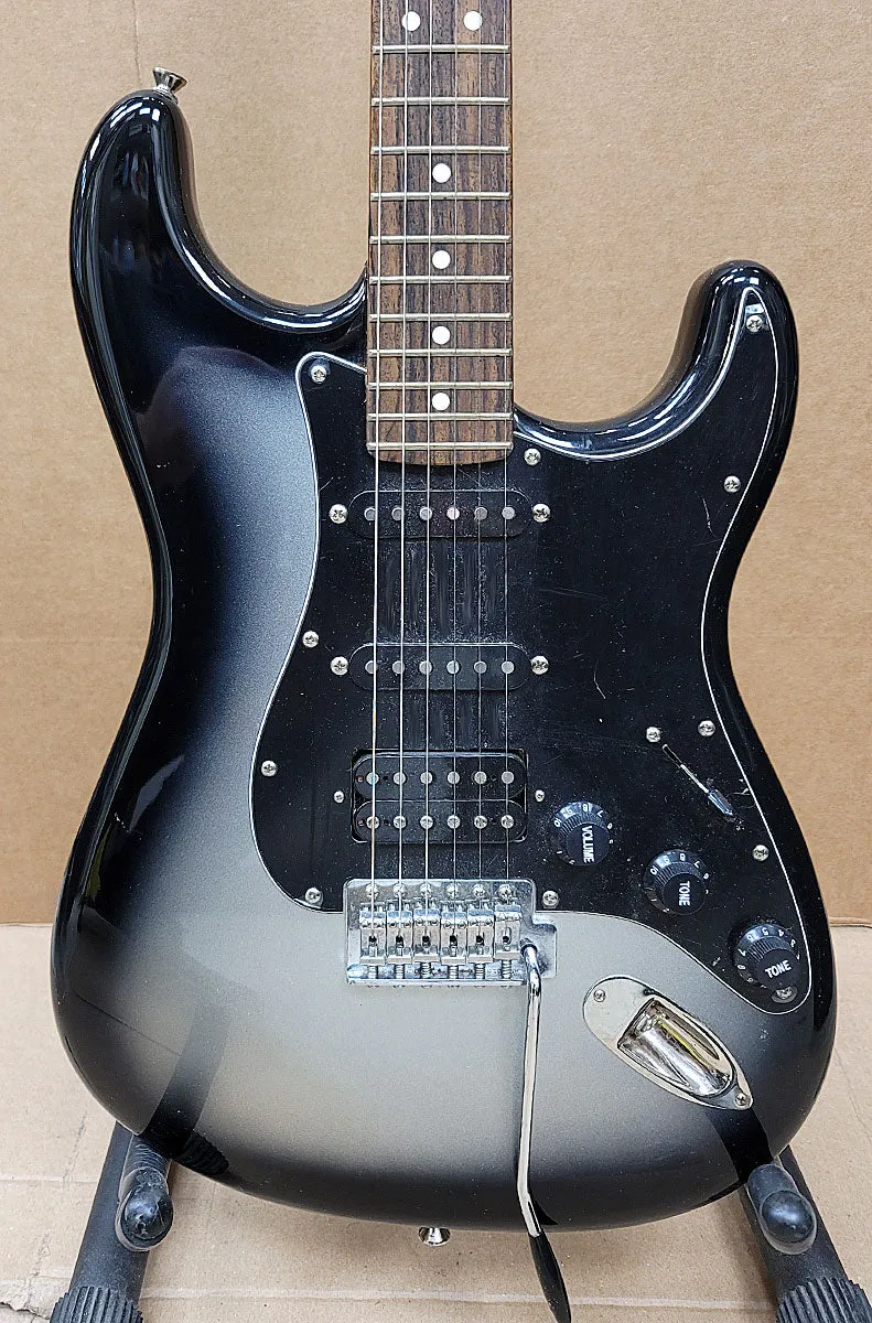 Fender Modern Player Stratocaster HSS Silverburst