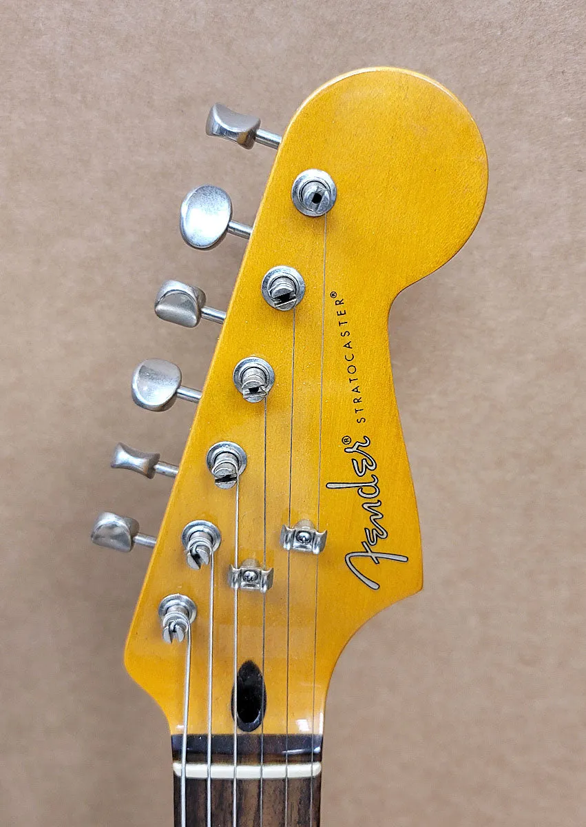 Fender Modern Player Stratocaster HSS Silverburst