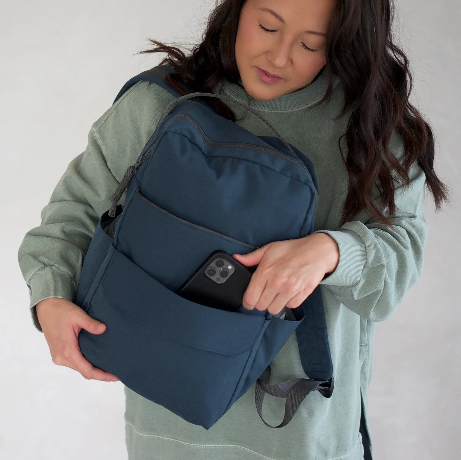 Red Rovr Roo Backpack - Navy