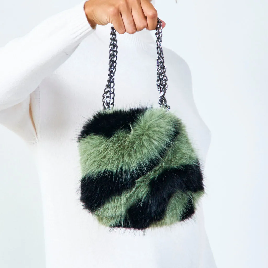 Round faux fur bag with chain handle wholesale