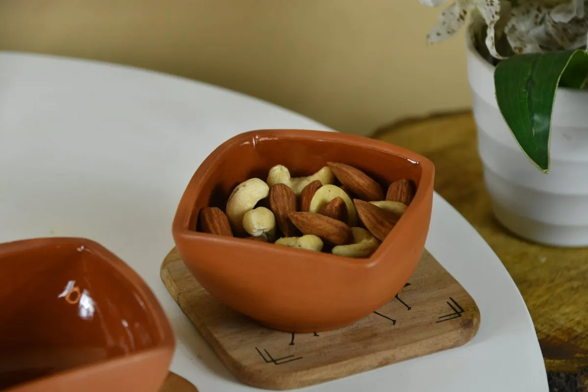 Terracotta Square Serving Bowl: Artistic Kitchen Elegance