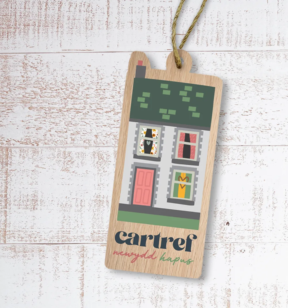 Wooden Gift Decoration 'Cartref Newydd Hapus' happy new home